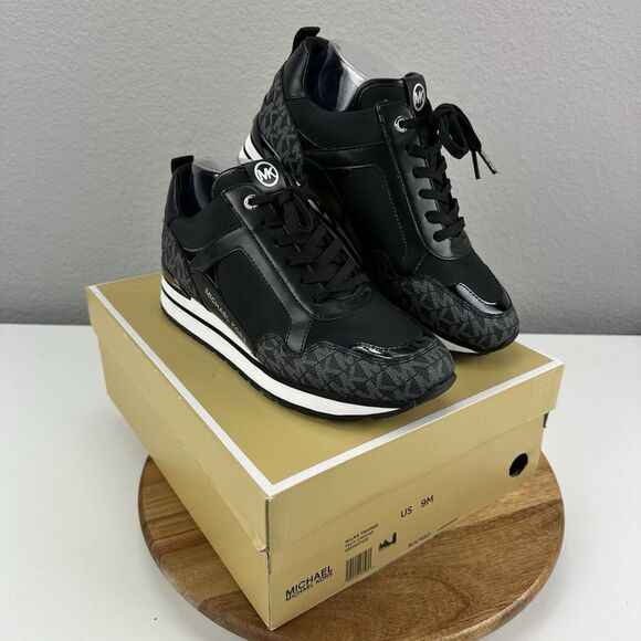 Michael Kors Wilma Trainer Tech Canvas Black Women’s 9M‎ Casual Holiday Gift Box - Picture 1 of 10